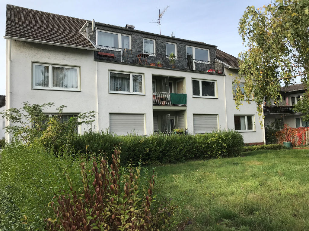 Roisdorf: 1-Zimmerwohnung mit Loggia